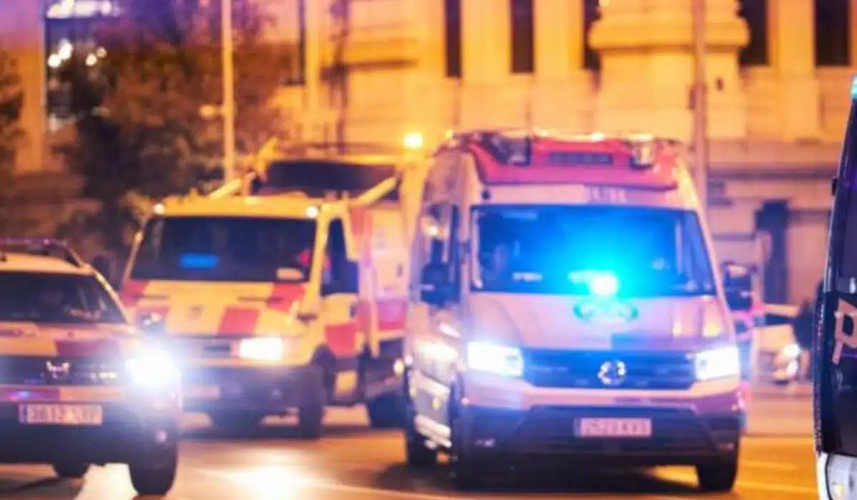 Perde il controllo dell’auto e si schianta contro il guard rail, muore 22 enne, gravissimo amico 19enne “Cinque ore per estrarre i corpi dalle lamiere”