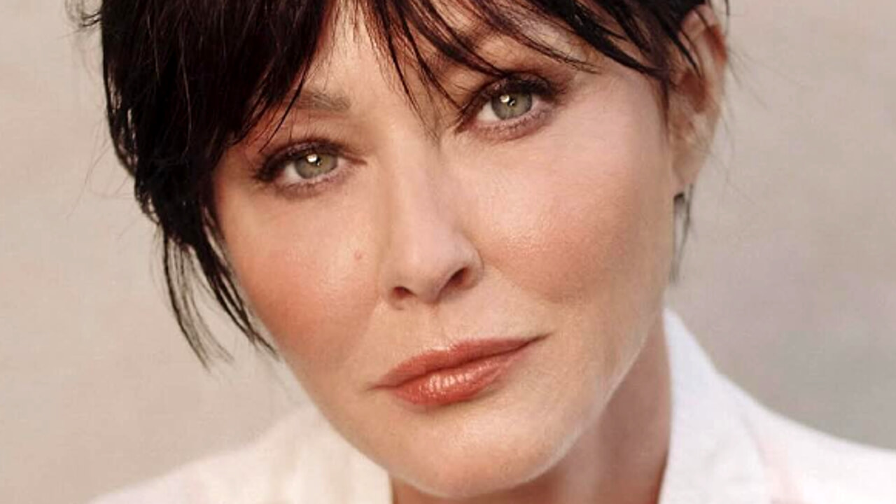 Shannen Doherty, la verità sul doloroso divorzio “Ho scoperto che mio marito mi tradiva il giorno dell’intervento per il tumore”