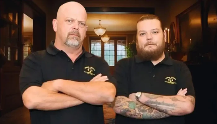Adam Harrison, figlio di Rick Harrison di "Pawn Stars", è morto a 39 anni. La famiglia e i fan hanno espresso il loro dolore e richiesto privacy.