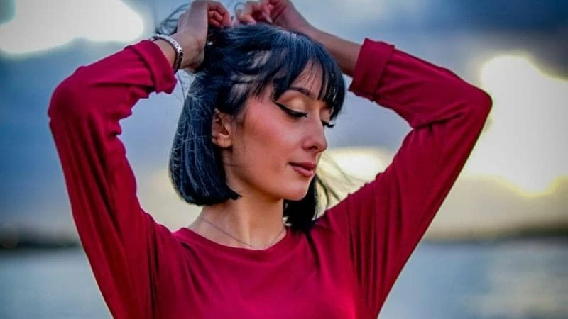 Martina Gargiulo, 18 anni, scomparsa a Brindisi, è stata ritrovata sana e salva a Lecce. Si è presentata di sua iniziativa alla caserma dei carabinieri, riunendosi con la sua famiglia dopo un'intensa ricerca.