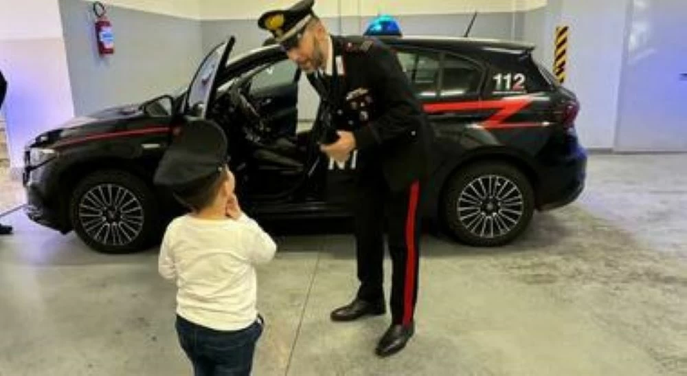carabinier e bambino (risorsa del web)