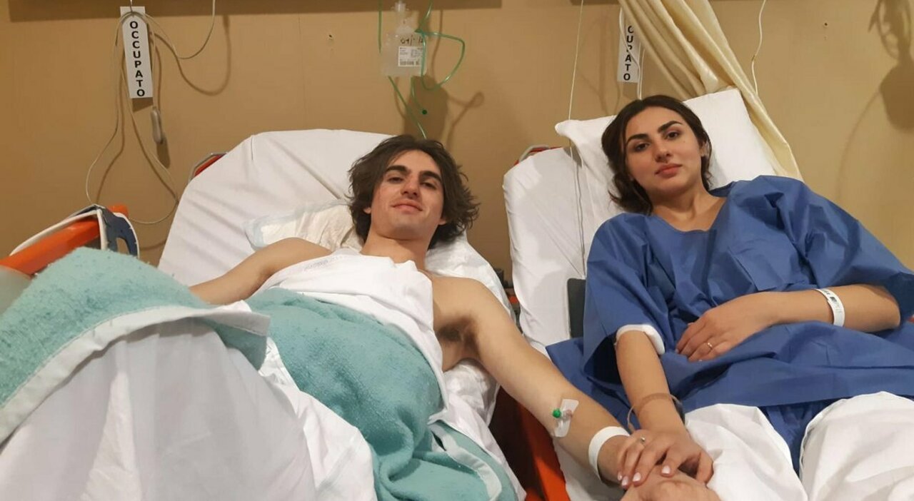 Paolo Mugnaini e Valeria Ybarra, neo-sposi di 26 anni, hanno trascorso la loro prima notte di nozze in ospedale a seguito del crollo del pavimento durante il ricevimento di matrimonio all'ex Convento di Giaccherino a Pistoia, risultando entrambi feriti lievemente.