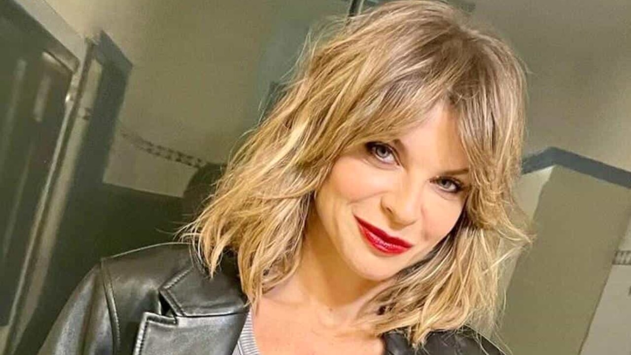 Alessandra Amoroso, tra le favorite per Sanremo 2024, ritorna alla ribalta non solo per la sua musica ma anche per le voci sulle sue relazioni personali.