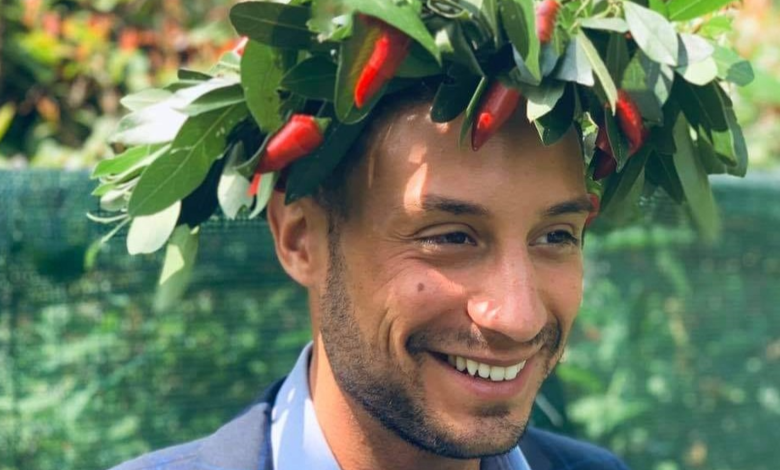 Simone Rizzo, un giovane di 26 anni, è tragicamente deceduto in un incidente a Meano. La sua morte ha lasciato un segno profondo nella sua comunità di Bruino.