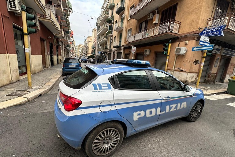 Sveglia di fuoco nel quartiere Libertà di Bari: spari e vetri rotti in Via Indipendenza