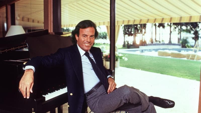 Julio Iglesias (risorsa del web)