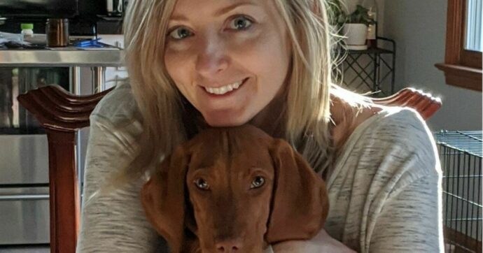Lauren, 39 anni, è sopravvissuta a una morte clinica di 24 minuti a causa del Covid-19. La sua esperienza le ha cambiato la vita, portandola a scrivere un libro sulla sua storia.