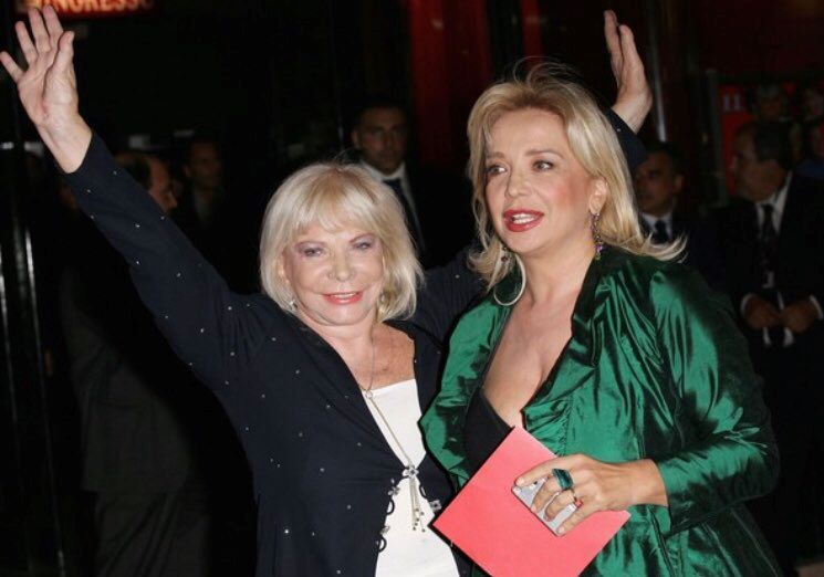 simona izo e kla mamma (risorsa del web)