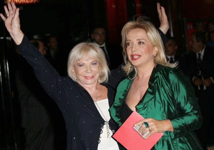 simona izo e kla mamma (risorsa del web)