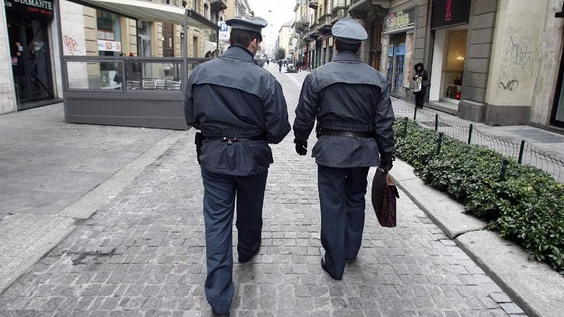 Scoperta a Otranto una estetista abusiva che gestiva un centro estetico non autorizzato, evadendo oltre 25 mila euro e percependo indebitamente il reddito di cittadinanza.