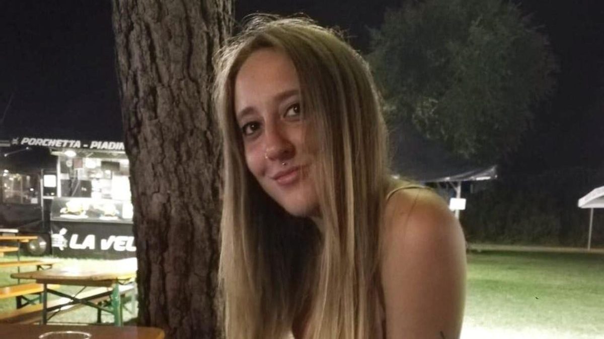 Un fatale incidente stradale a Colfrancui ha causato la morte di Chiara Bortoletto, 25 anni, e ha lasciato un 23enne in gravi condizioni.