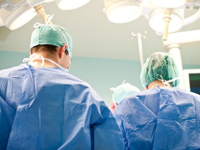 Teresa, 37 anni, ha affrontato un trapianto di cuore all'ospedale Niguarda di Milano, ma il nuovo cuore non ha battuto, segnando un tragico destino.
