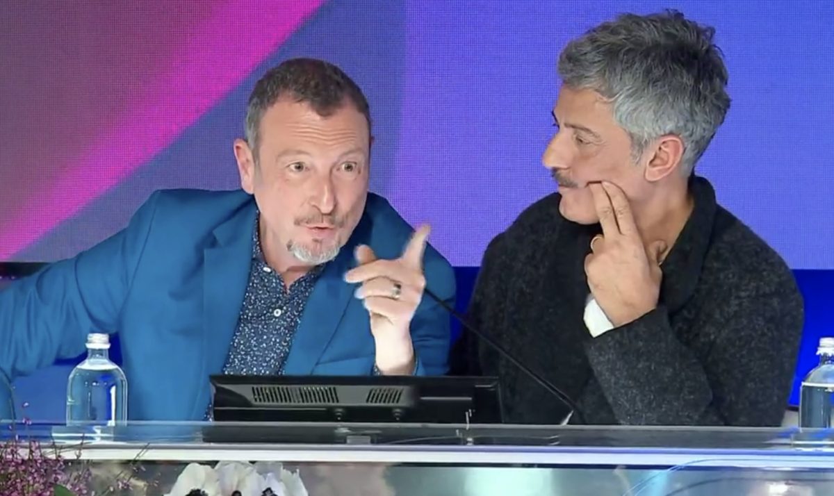 Polemiche durante la conferenza stampa di Sanremo, Amadeus precisa