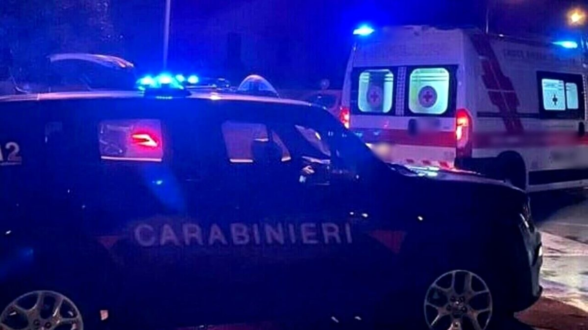 Puglia, incidente nella notte, auto finisce fuori strada, muore 23enne, altro passeggero 19enne è gravissimo