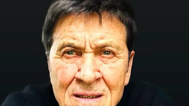 Gianni Morandi pubblica una foto dove gli si vedono tutte le rughe, un fan gli chiede: “Cosa succede, Gianni?”, la sua risposta è da applausi