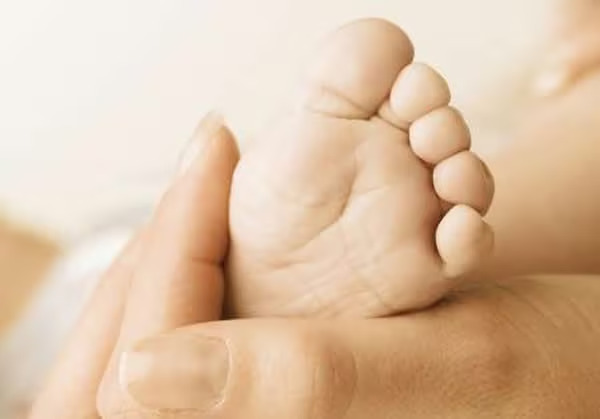 Tragedia a Viareggio: neonato trovato senza vita