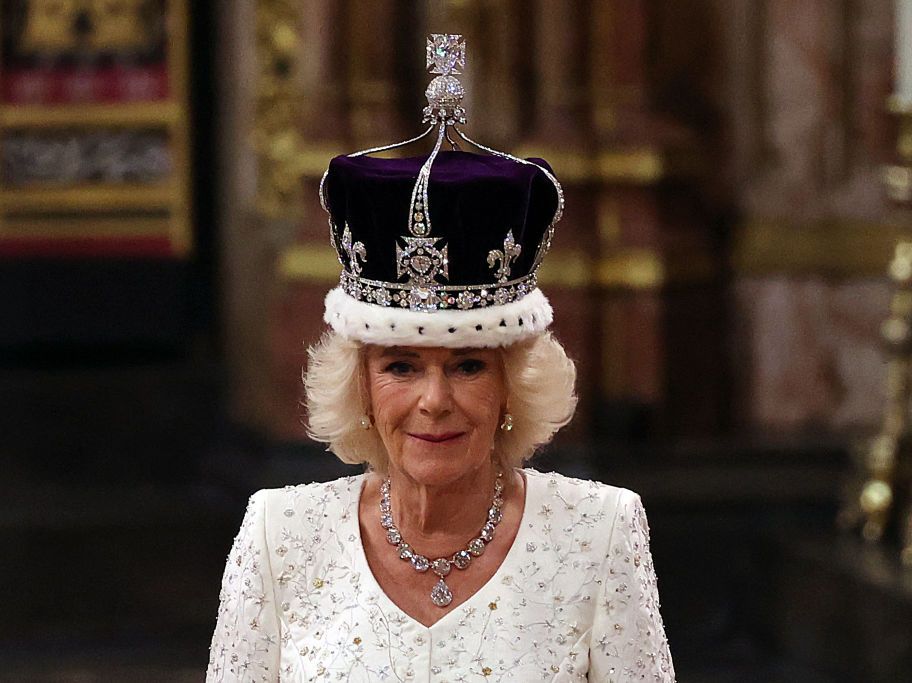 La Regina Camilla: “Sono troppo stanca, ho bisogno di andare a Londra a riposare”