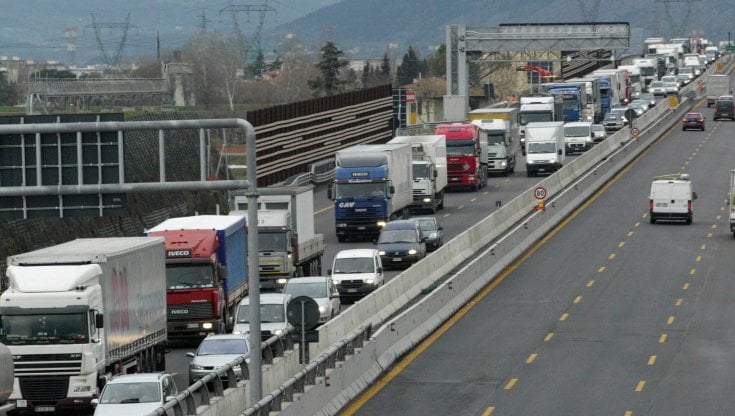Incidente mortale sull'Autostrada A1: un morto e lunghe code