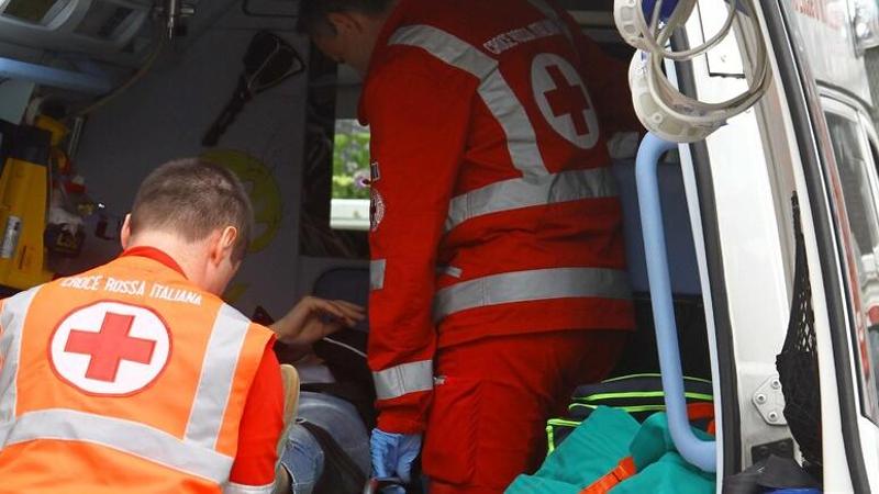 Giorgio Monticelli, 90 anni, è morto a seguito di gravi condizioni di salute in un appartamento di Aprica. L'uomo, originario di Verona, aveva subito l'amputazione della gamba a causa di una cancrena.