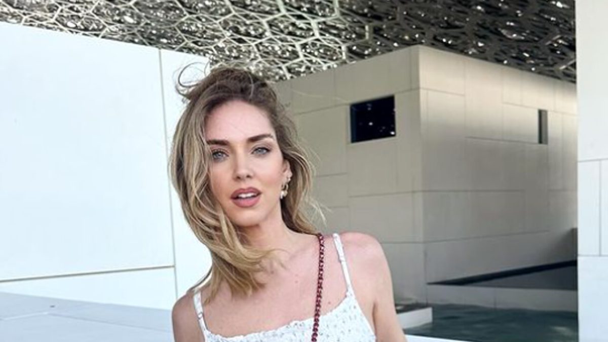 Dopo un'intensa attività sui social, Chiara Ferragni si ritrae in un inusuale silenzio, alimentando speculazioni sul suo stato d'animo e sulla sua vita personale.