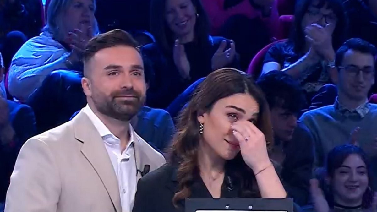 Affari tuoi, sfumata la vittoria di 300mila euro per Valentina e Alessandro: “Era un segno”