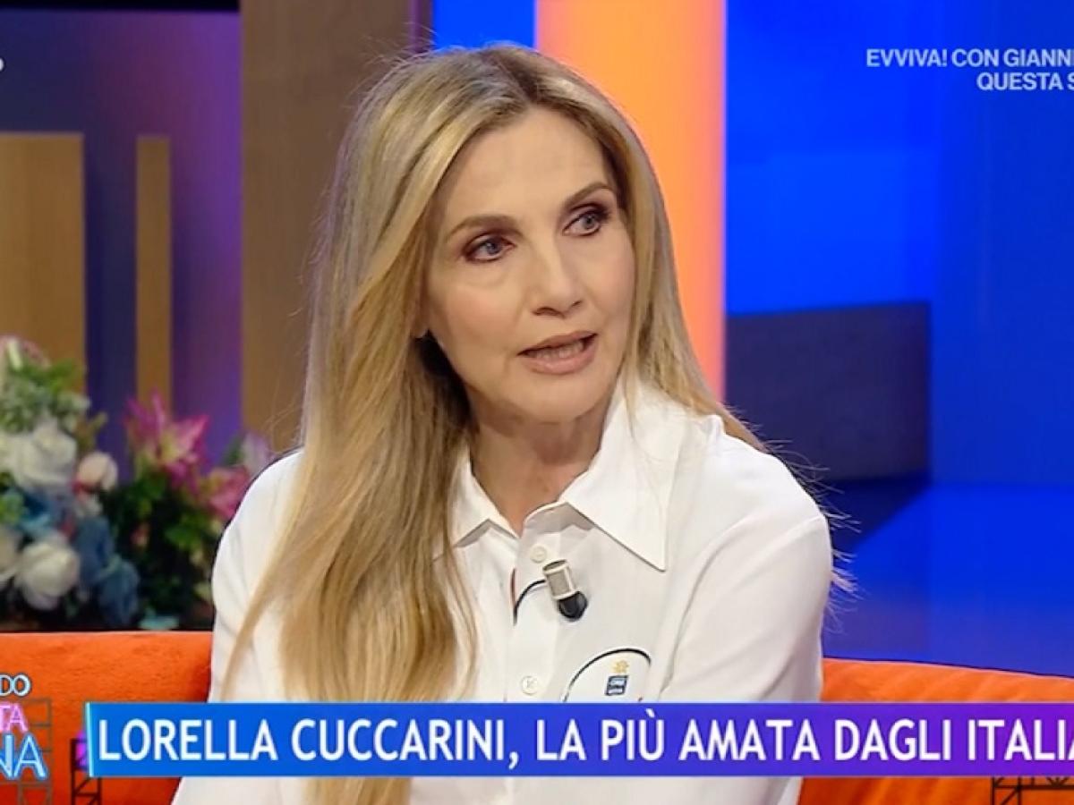 La volta buona, Caterina Balivo diretta con Lorella Cuccarini: “La tua canzone era davvero brutta” e la Cuccarini la gela: “L’ha scritta mio marito”