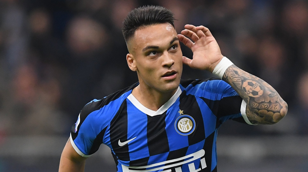 Lautaro Martinez nella bufera, canti e cori contro il Milan durante la festa per il ventesimo scudetto