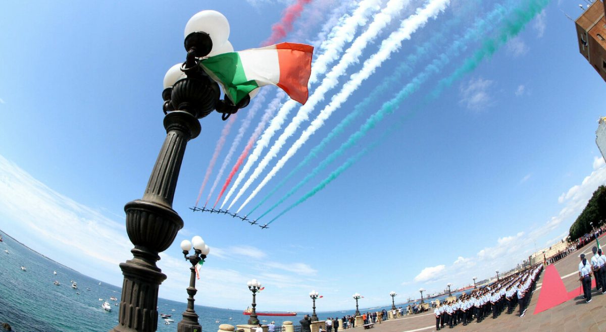 Bari festa di San Nicola, il mistero della mancata esibizione delle frecce tricolori