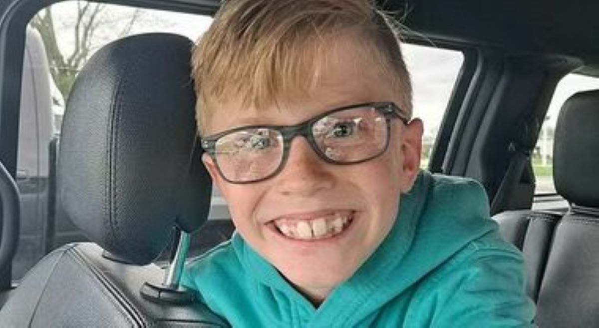 Addio a Sammy, il bambino si è tolto la vita a 10 anni perché era preso in giro per gli occhiali e per i denti