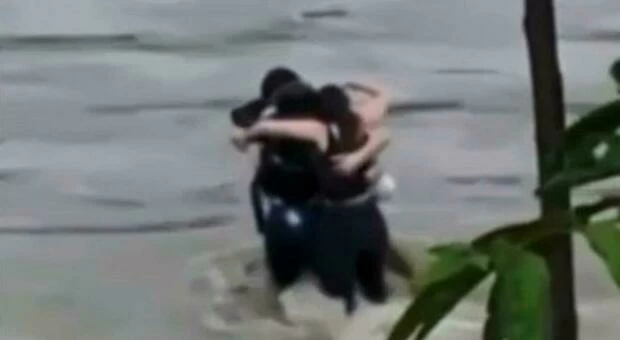 Tre ragazzi travolti dalla piena del Natisone: indignazione per i commenti insensibili