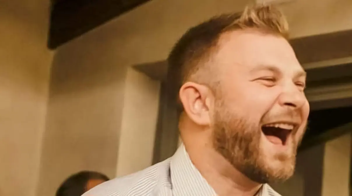 Andrea Leonarduzzi, noto a tutti come "il Leo", è morto a 39 anni a causa di un'emorragia cerebrale, lasciando un vuoto incolmabile tra amici e familiari.