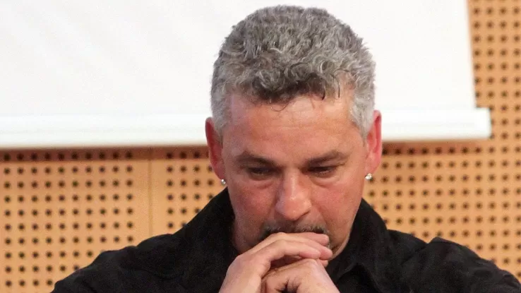 Roberto Baggio e la sua famiglia sono stati aggrediti e rapinati nella loro villa ad Altavilla Vicentina durante una partita degli Europei.