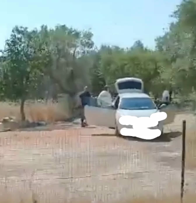 Bari, trovato il corpo senza vita di un ragazzo in un’auto abbandonata in campagna, ipotesi di suicidio o omicidio