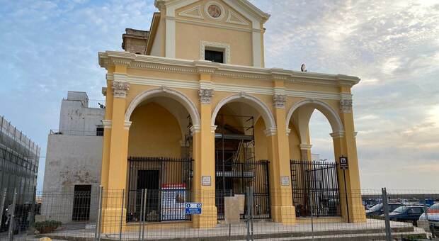 Tragedia a Gallipoli: muore la sorella del rettore del Santuario della Madonna del Canneto a causa di una caduta improvvisa.