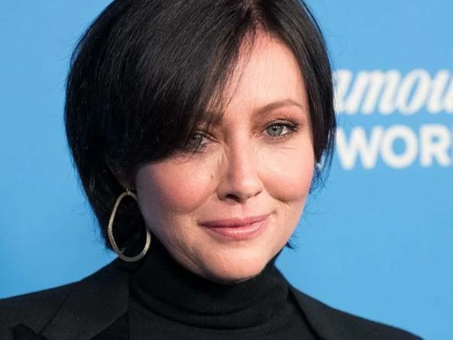 L’ultima volontà di Shannen Doherty, essere cremata e le sue ceneri unite a quelle del padre e del cane
