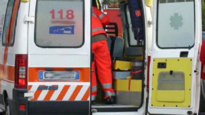 Un uomo di 74 anni, residente a Montefabbri, è deceduto ieri mattina davanti all'Astra Café di Morciola nelle Marche a causa di un malore improvviso.