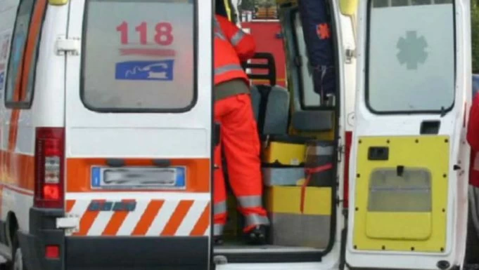 Un uomo di 74 anni, residente a Montefabbri, è deceduto ieri mattina davanti all'Astra Café di Morciola nelle Marche a causa di un malore improvviso.