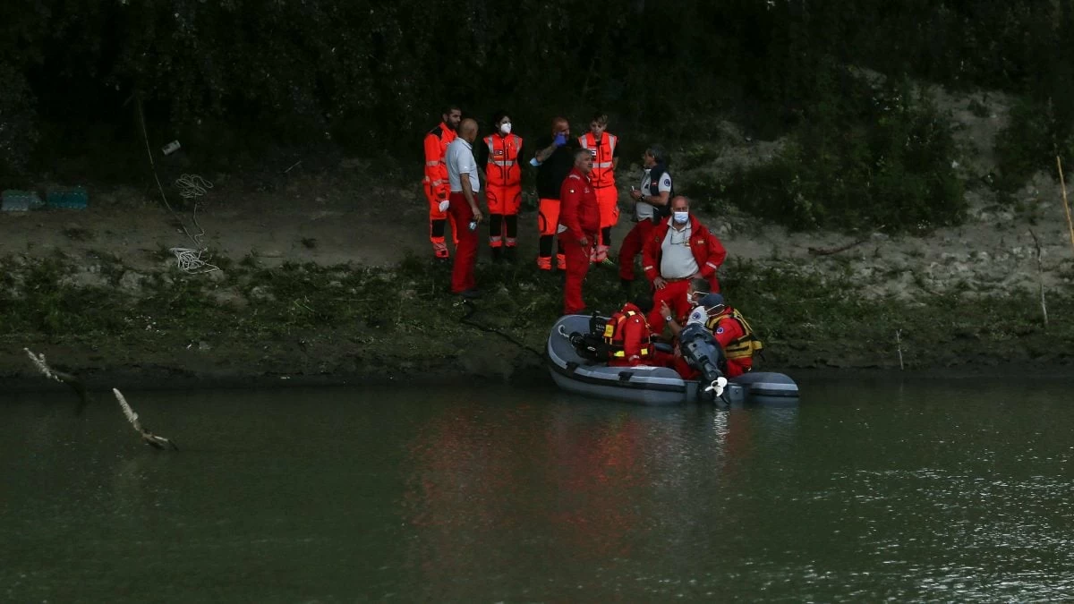 Un'auto precipita nel fiume Po a Casalmaggiore: due persone trovate morte nell'incidente.