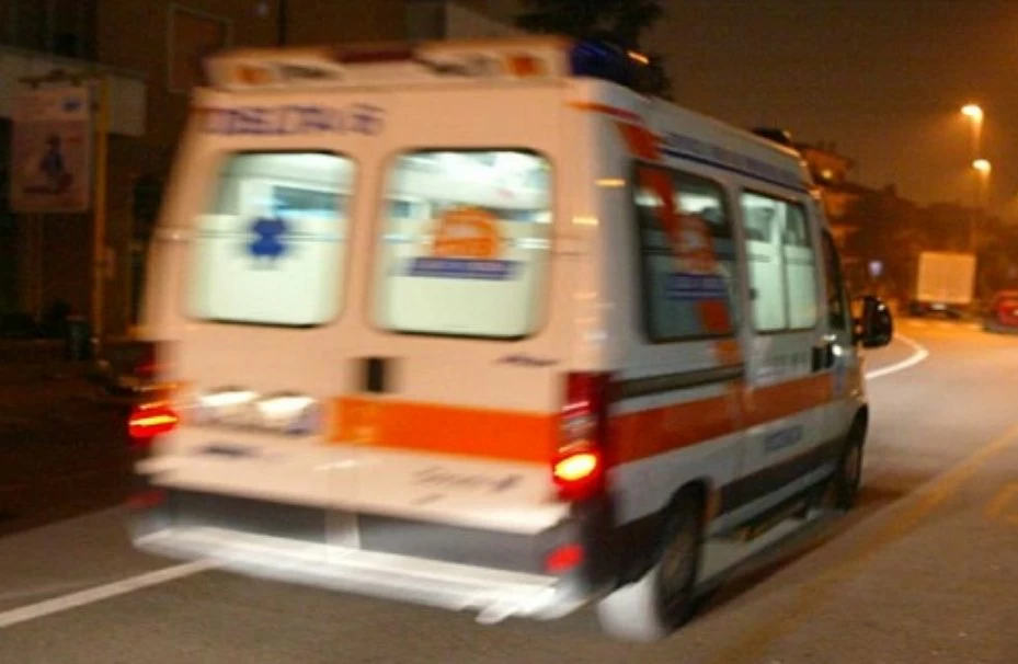 Un uomo di 59 anni è morto in un incidente sul lavoro in un campo agricolo tra Mola di Bari e Conversano. Indagini in corso sulla dinamica.