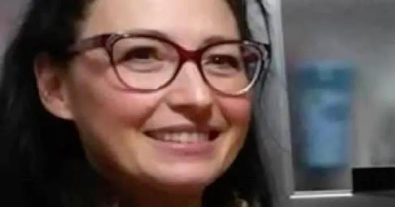 Celeste Palmieri, 56 anni e madre di cinque figli, è stata uccisa a colpi di pistola dall’ex marito Mario Furio nel parcheggio di un supermercato a San Severo, prima che l’uomo si togliesse la vita.