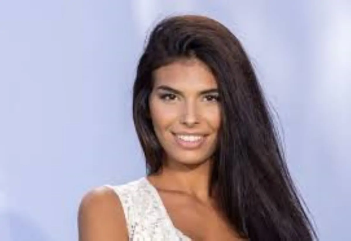 Gf, Federica Petagna sbugiardata sul divieto di costumi sgambati imposto dall’ex