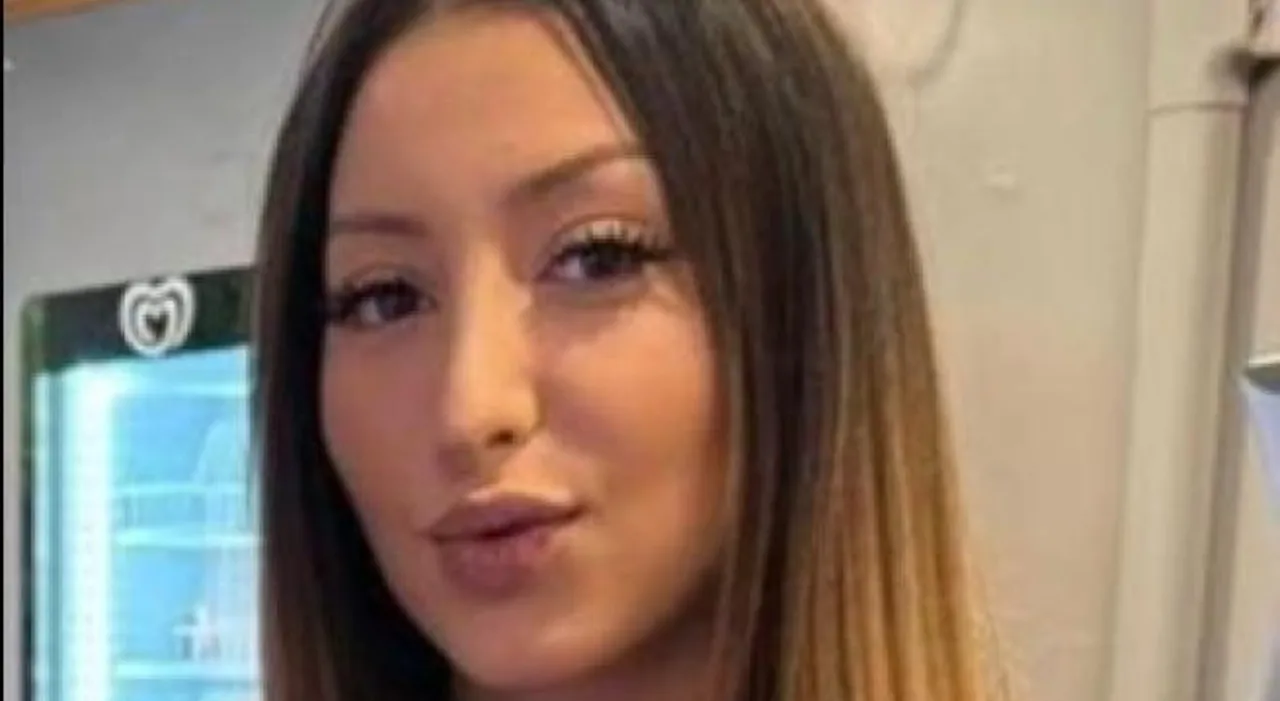 Arianna Paola Alberga, 26 anni, ha perso la vita in un incidente stradale a Cinisello Balsamo. L'auto si è schiantata contro un guardrail.