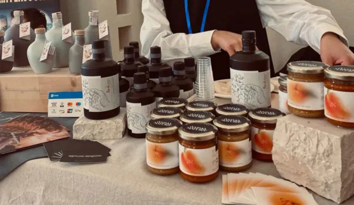 Emanuela Dargenio rinnova il mercato agroalimentare con marmellate, confetture e creme  vegetali prodotte esclusivamente con frutta italiana e di stagione.