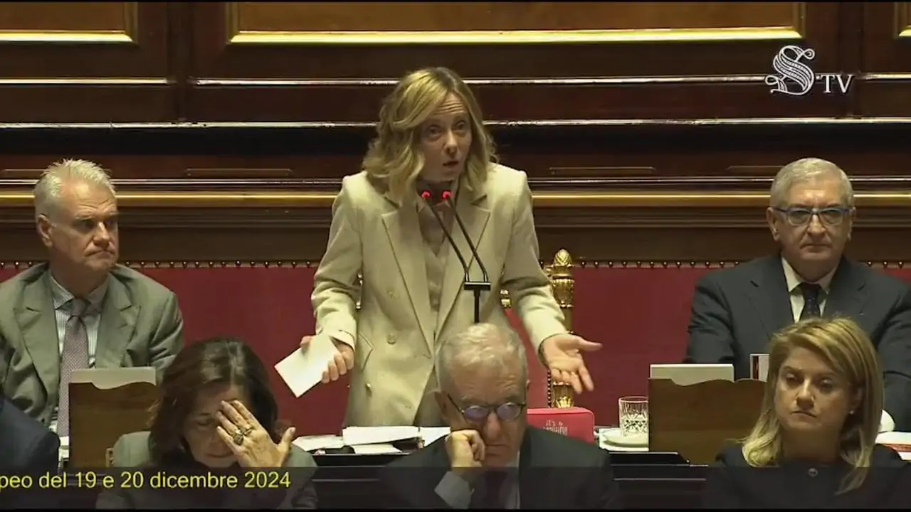 La premier Giorgia Meloni riferisce in Senato in vista del Consiglio europeo del 20-21 marzo, toccando i temi della competitività, del riarmo Ue, dell’immigrazione e della guerra in Ucraina.