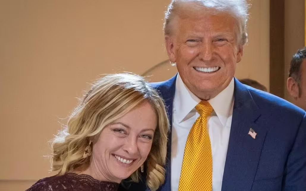 onald Trump, presidente eletto degli Stati Uniti, ha rilasciato dichiarazioni significative durante un'intervista al New York Post dopo il suo incontro a Parigi con la premier italiana Giorgia Meloni e altri leader mondiali.