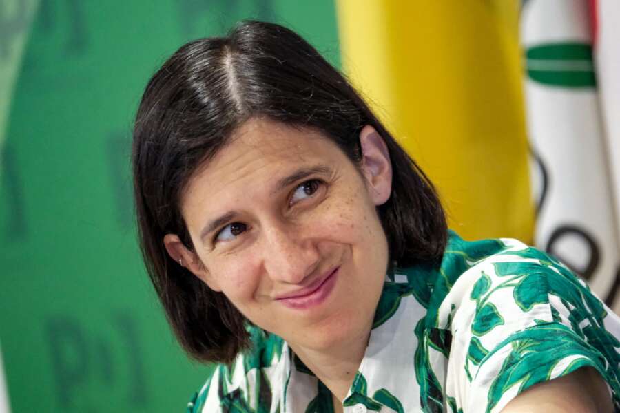 Durante il convegno “Appunti per la scuola di oggi e di domani”, la segretaria Pd Elly Schlein ha attaccato duramente il ministro dell’Istruzione, Giuseppe Valditara.