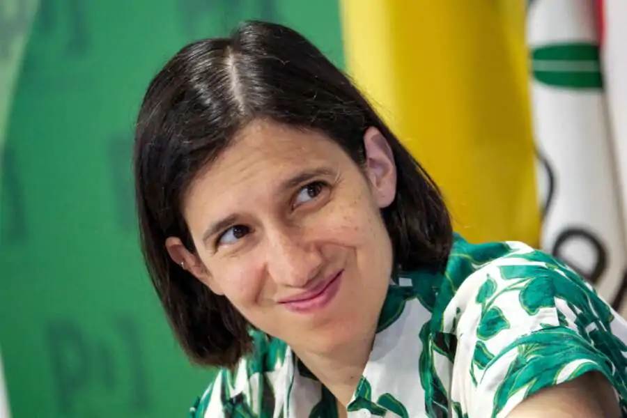 Durante il convegno “Appunti per la scuola di oggi e di domani”, la segretaria Pd Elly Schlein ha attaccato duramente il ministro dell’Istruzione, Giuseppe Valditara.