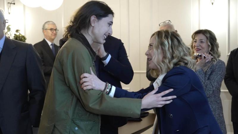 Il politologo americano critica la gestione del governo italiano nel caso Cecilia Sala, rievocando la vicenda Sgrena e ipotizzando conseguenze internazionali per l’Italia.