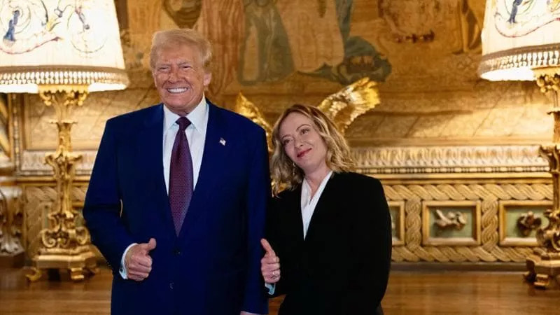 La premier Giorgia Meloni parteciperà all’insediamento di Donald Trump. Un incontro informale con il presidente americano e altri leader sovranisti è tra gli obiettivi.