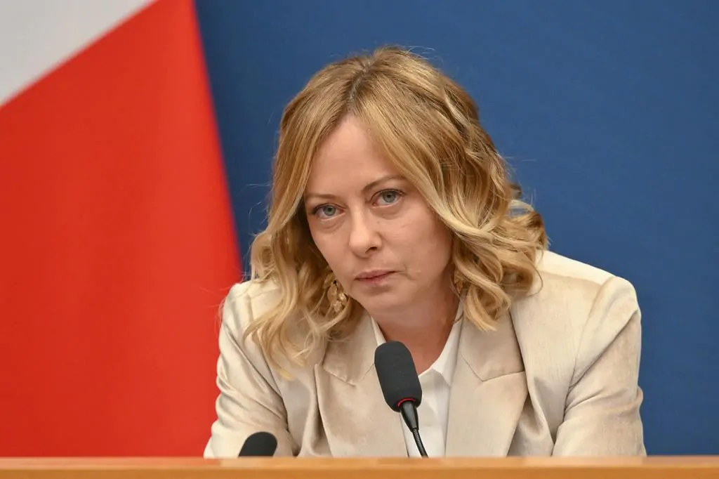Francesco Bonifazi (Iv) presenta due interrogazioni parlamentari sulla trasparenza legata ai regali ricevuti dalla presidente del Consiglio e alle spese per la sua abitazione.